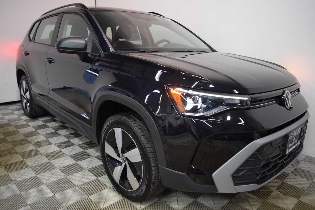 2025 Volkswagen Taos S's photo