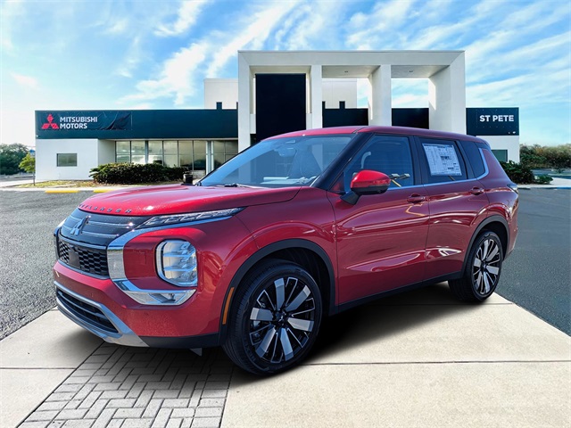 2025 Mitsubishi Outlander SE's photo