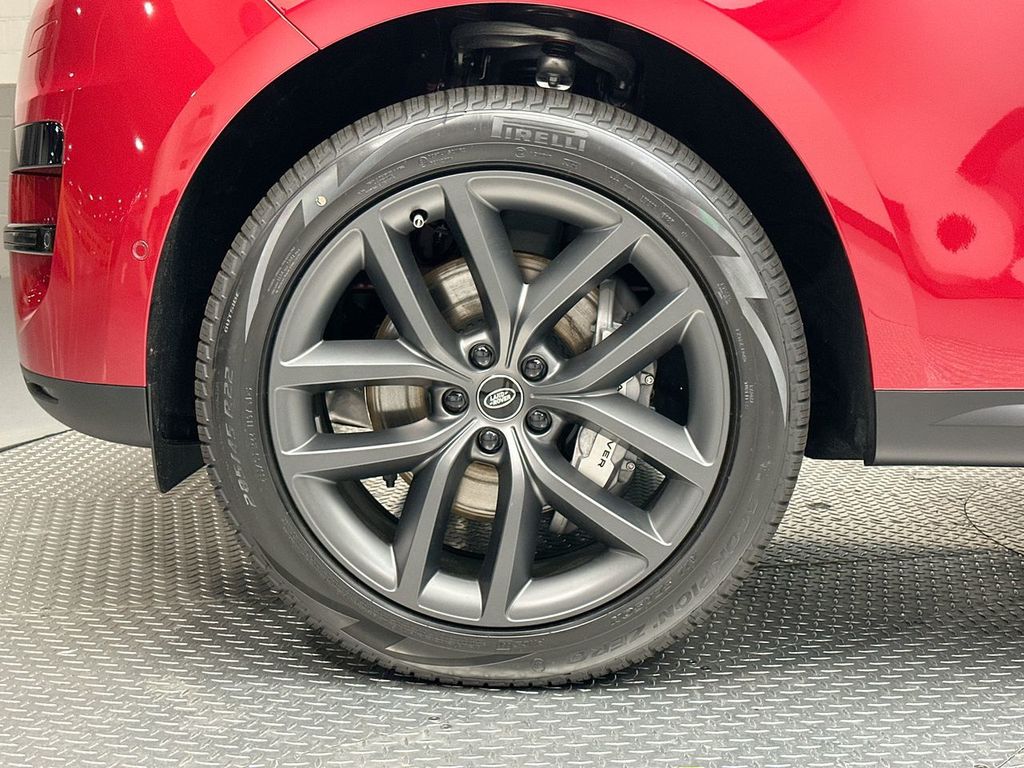 2025 Land Rover Range Rover Sport SE photo 4