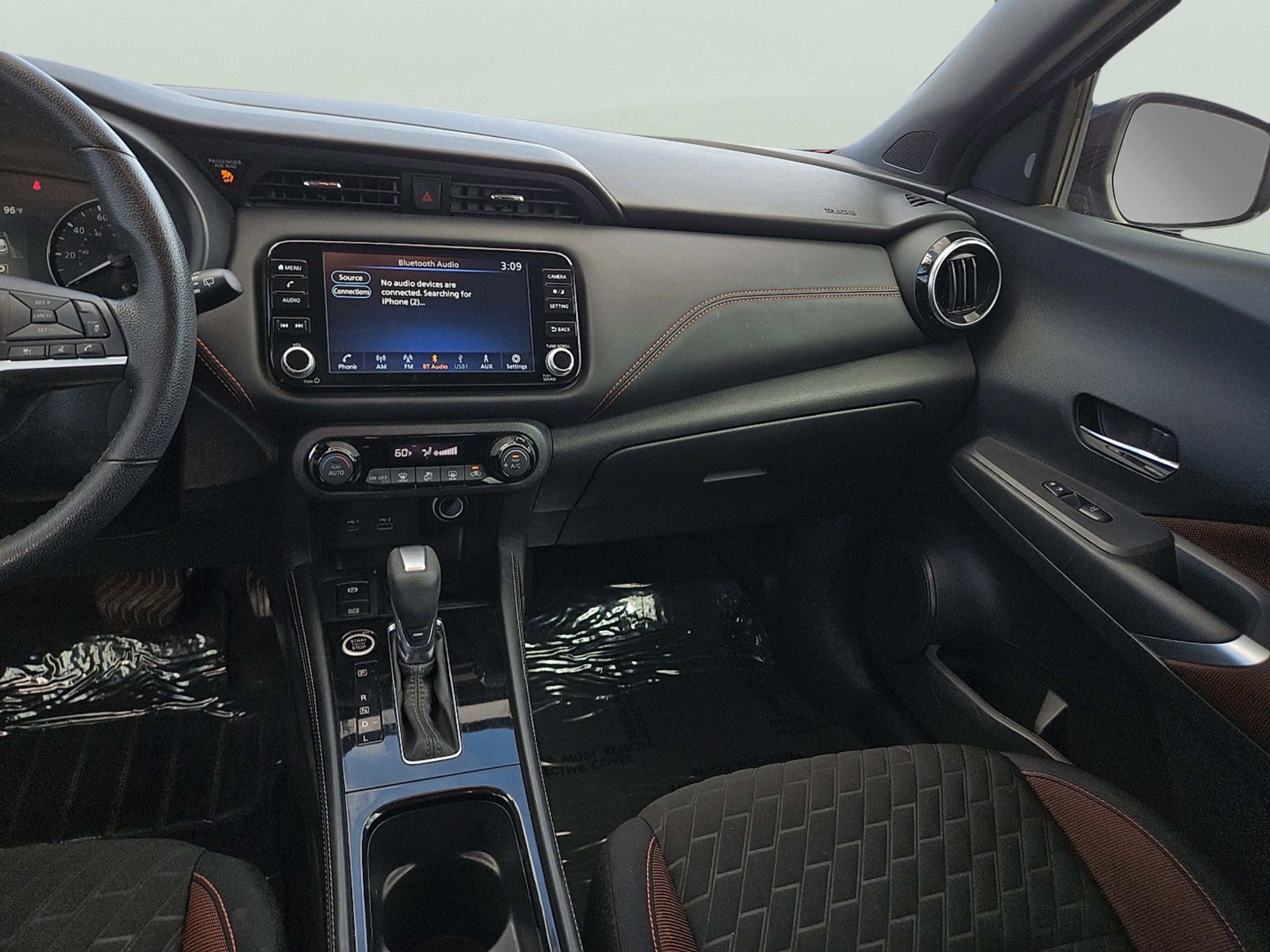 2023 Nissan Kicks SR photo 8
