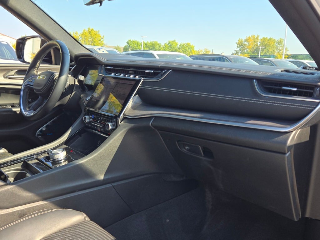 2021 Jeep Grand Cherokee Overland photo 4