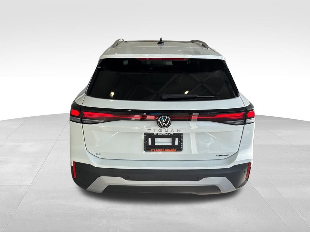 2025 Volkswagen Tiguan SE photo 4