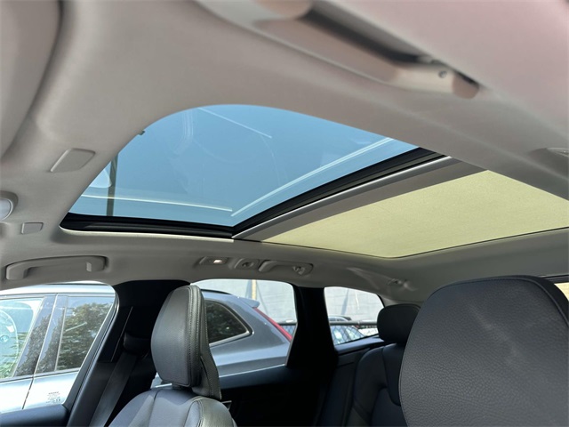 2023 Volvo XC60 B5 Plus photo 16