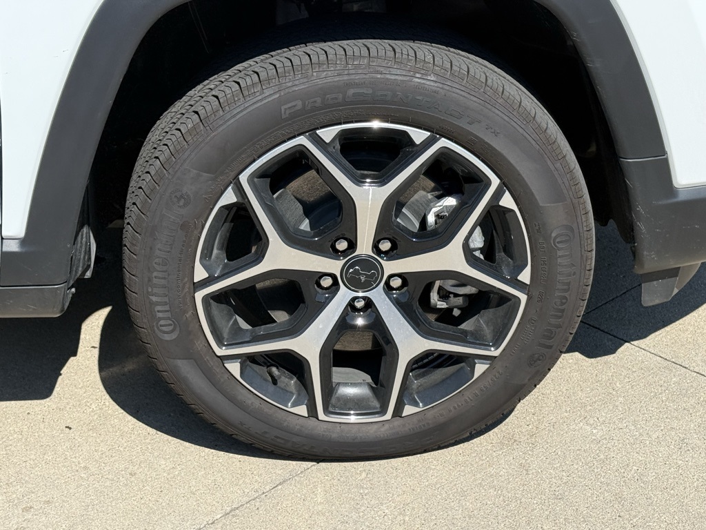 2025 Jeep Compass Limited photo 9