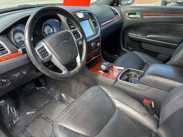 2012 Chrysler 300 Limited photo 12