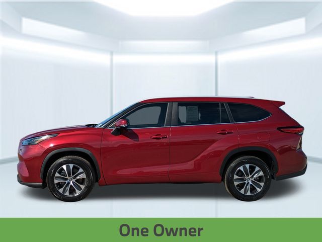 2023 Toyota Highlander L photo 2