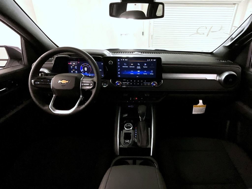 2025 Chevrolet Colorado Work Truck LT photo 12