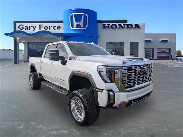 2024 GMC Sierra 2500HD Denali's photo