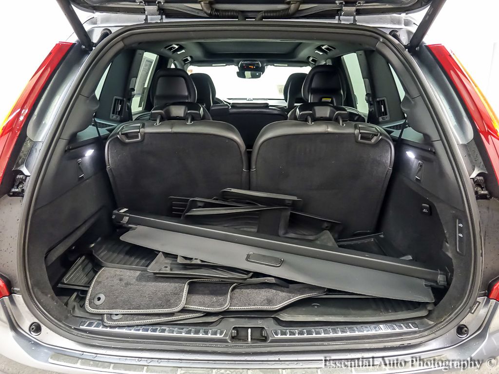 2016 Volvo XC90 T6 R-Design photo 21