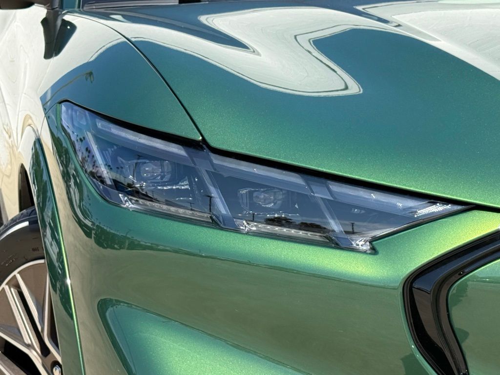 2025 Ford Mustang Mach-E Premium photo 3