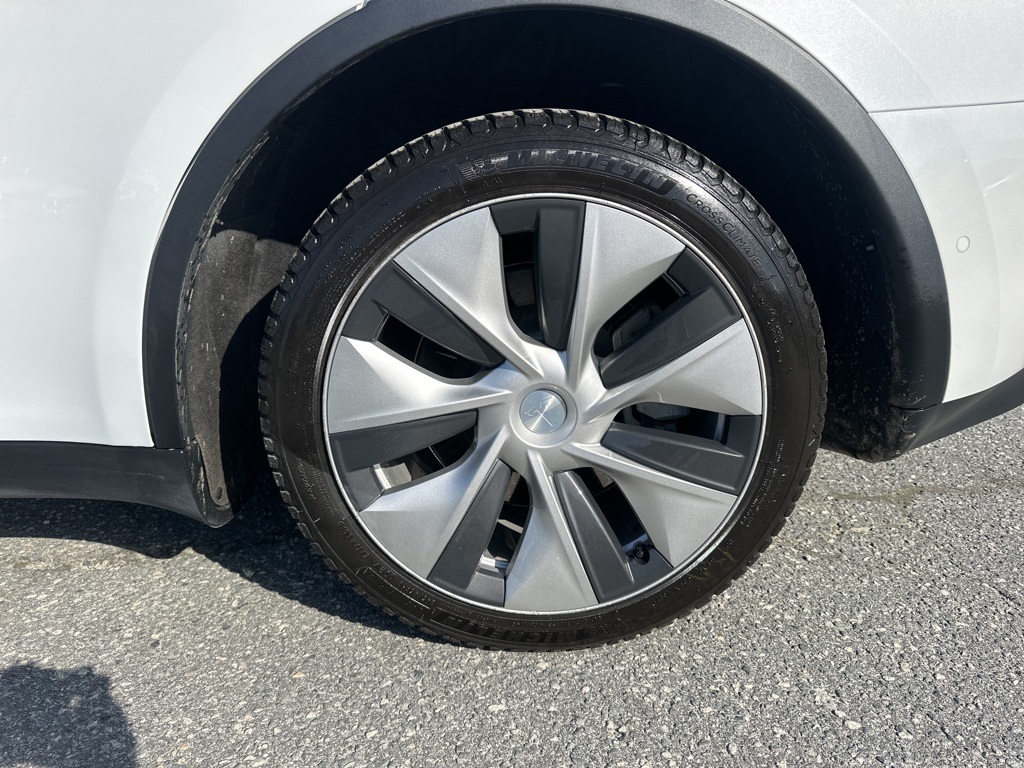 Used 2021 White Tesla Long Range image 32
