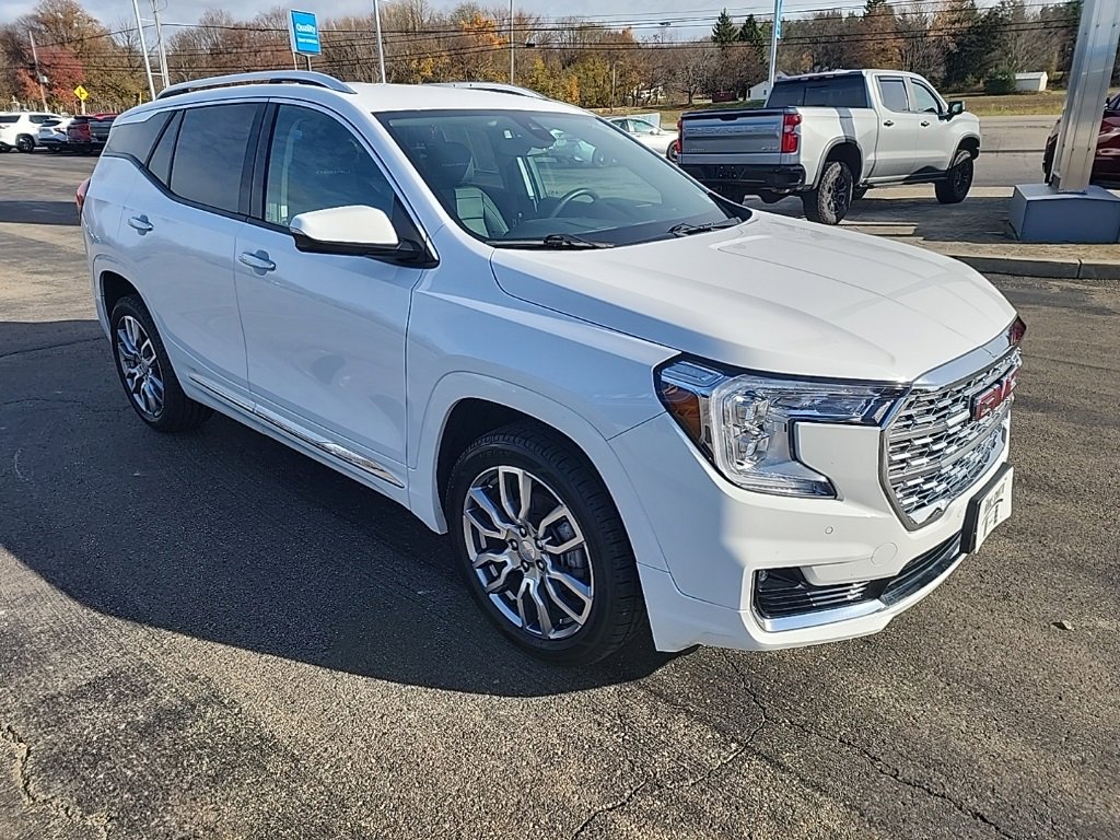 2023 GMC Terrain Denali's photo