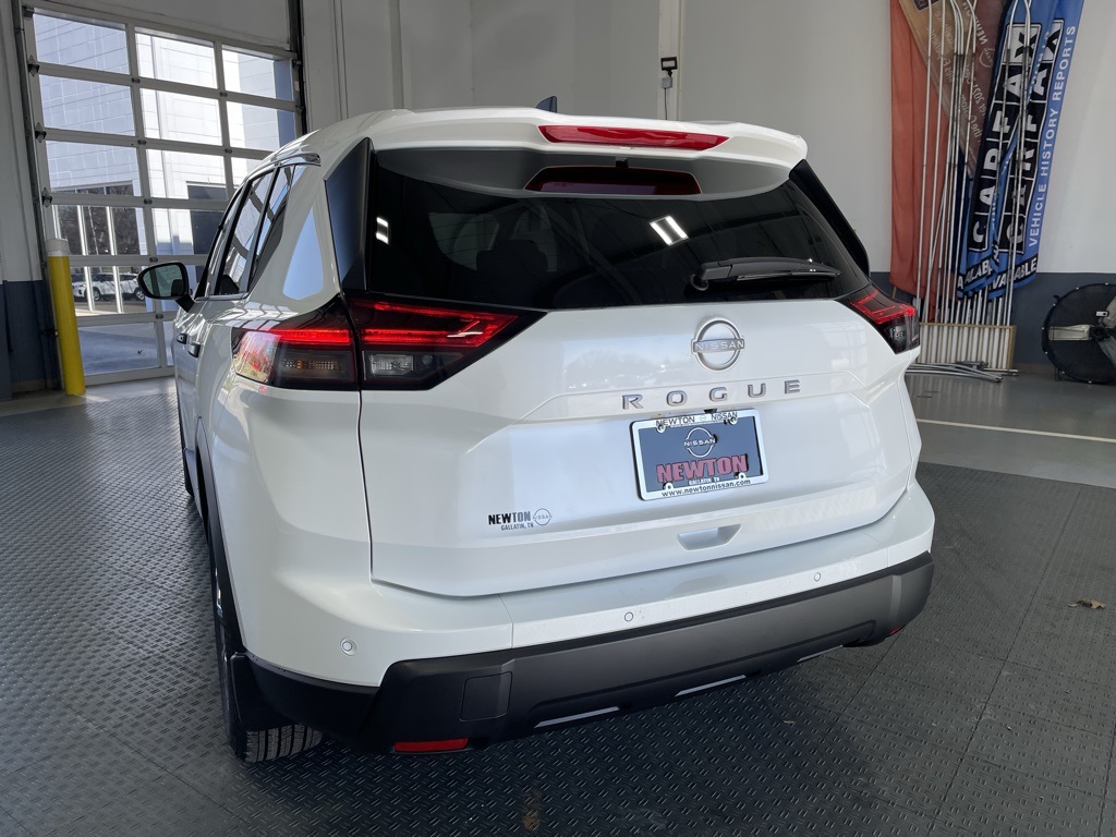2025 Nissan Rogue S photo 2