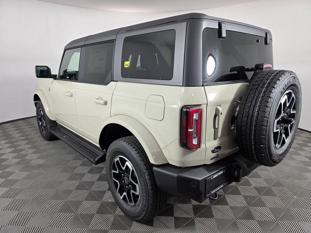 2025 Ford Bronco Outer Banks photo 3