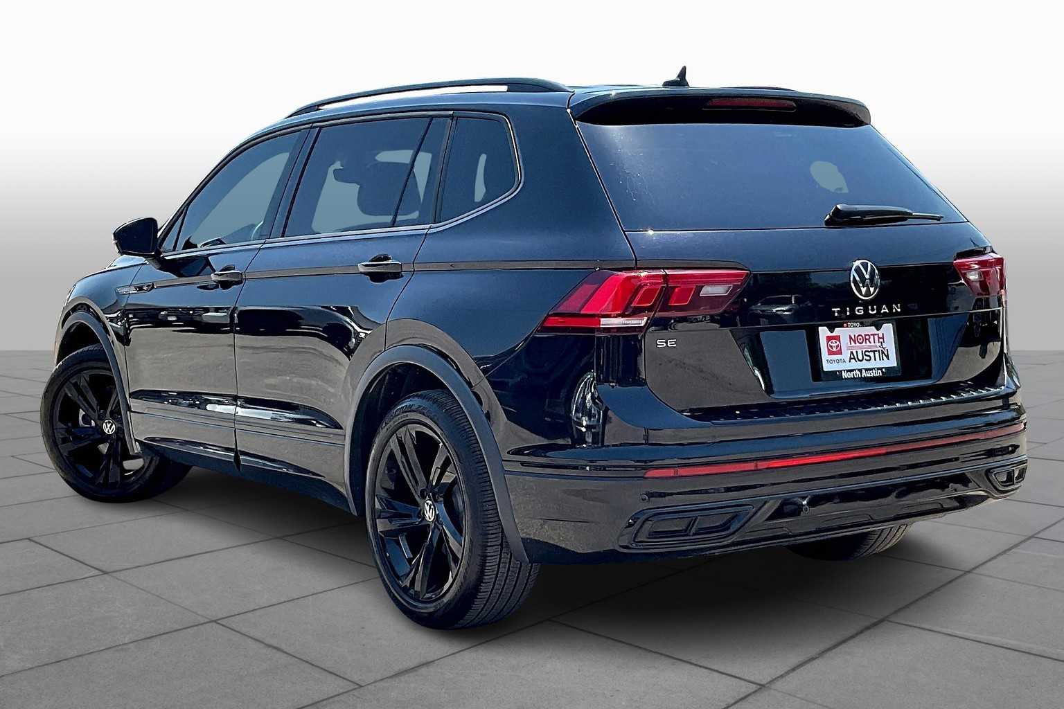 2024 Volkswagen Tiguan SE R-Line Black photo 9
