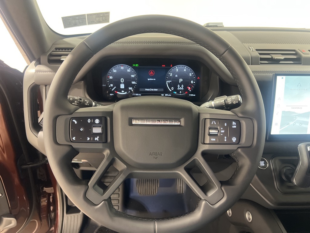 2025 Land Rover Defender 130 X-Dynamic SE photo 14