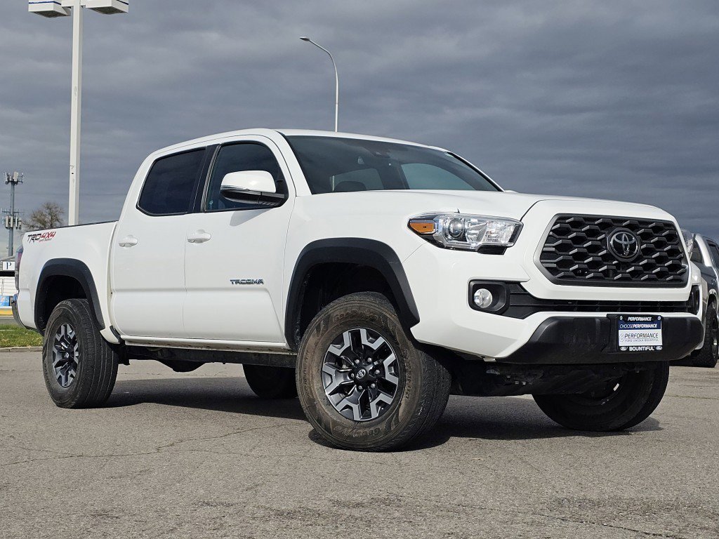 2023 Toyota Tacoma TRD Off-Road photo 2