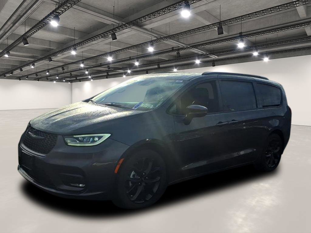 2022 Chrysler Pacifica Touring L photo 3