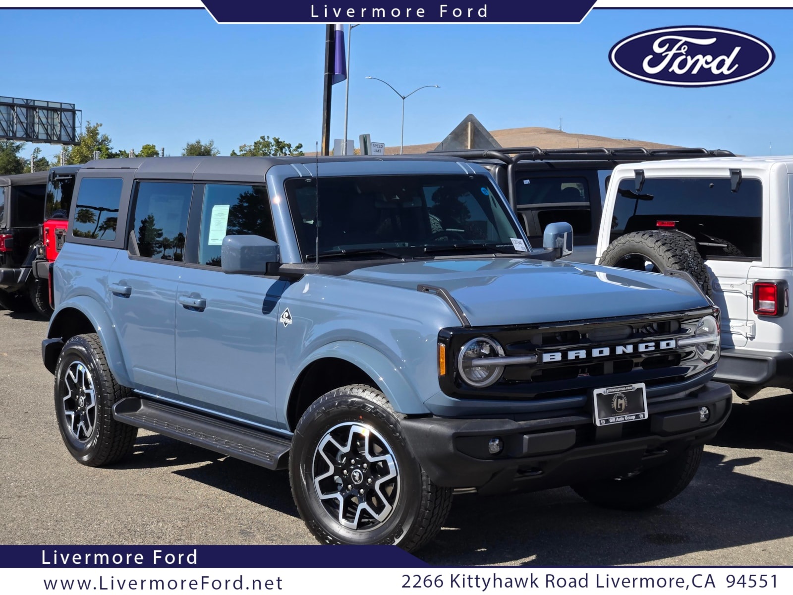 2025 Ford Bronco 4-Door Outer Banks's photo