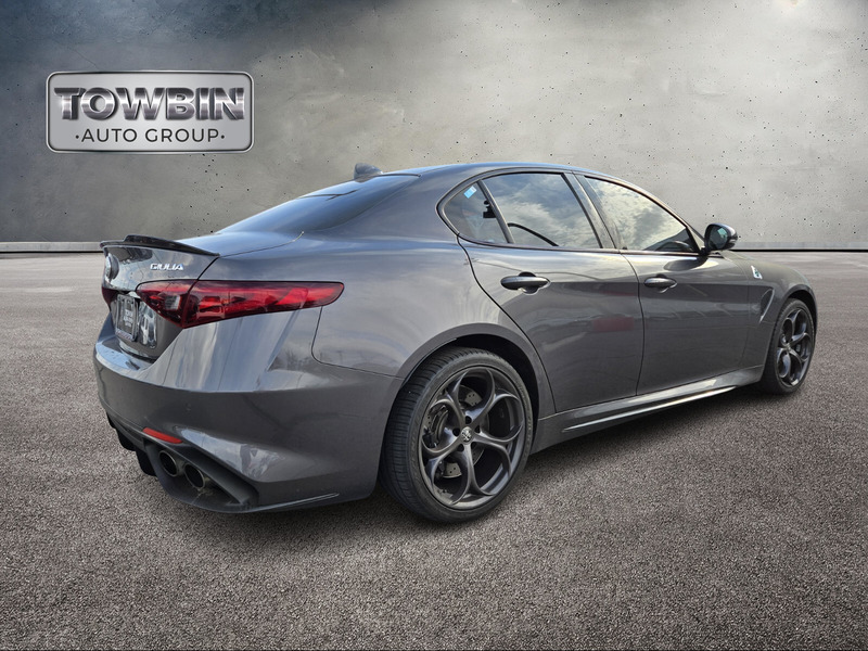 2019 Alfa Romeo Giulia Quadrifoglio photo 4