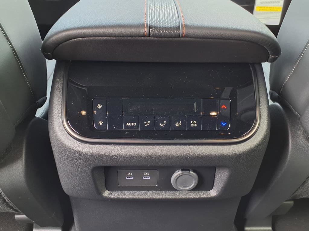 2025 Nissan Armada photo 6