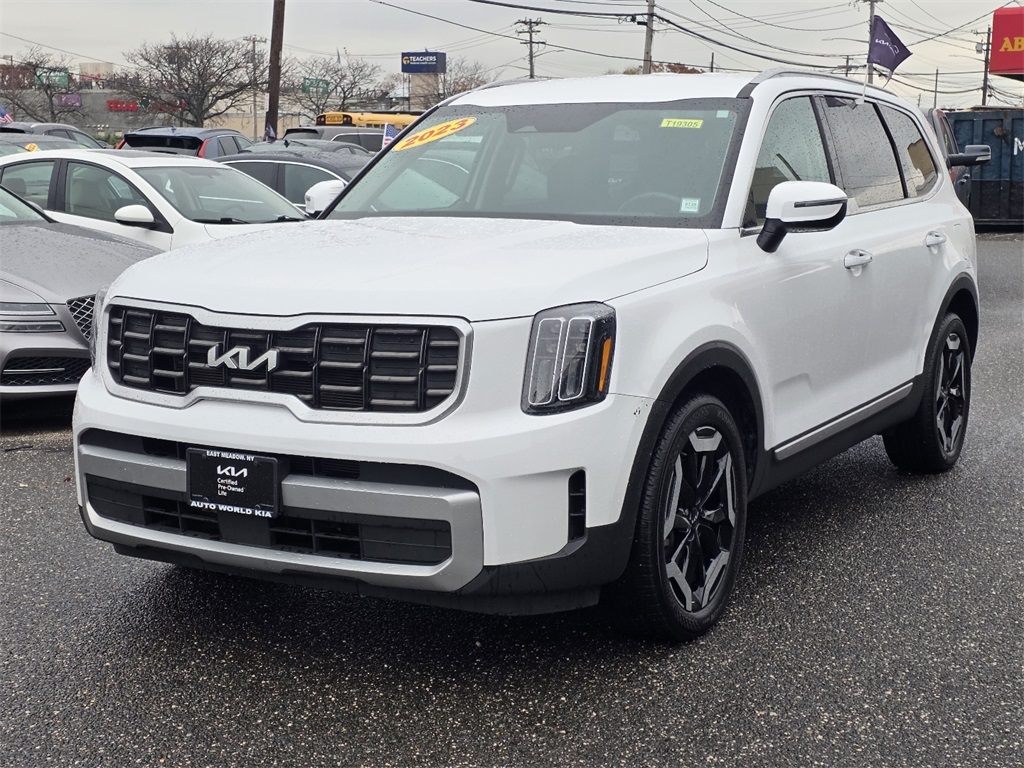 2023 Kia Telluride S photo 3