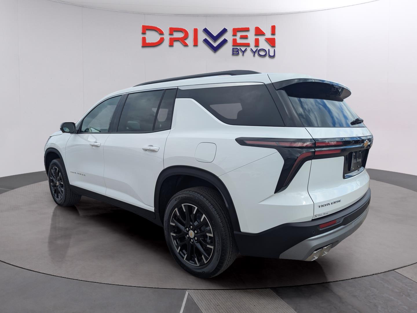 2026 Chevrolet Traverse photo 3