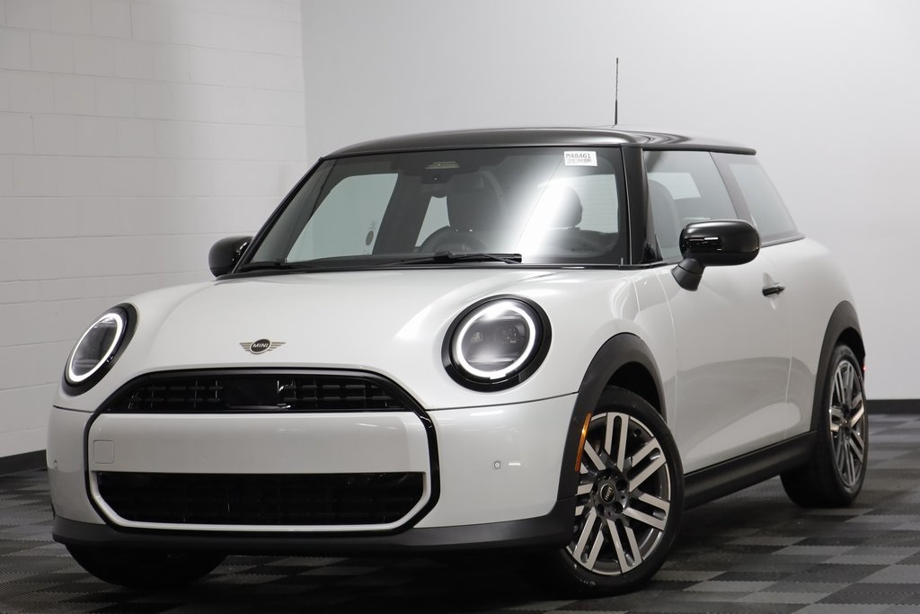 2026 MINI Hardtop 2 Door Oxford Edition's photo