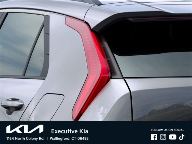 2025 Kia Niro Plug-In Hybrid SX Touring photo 6