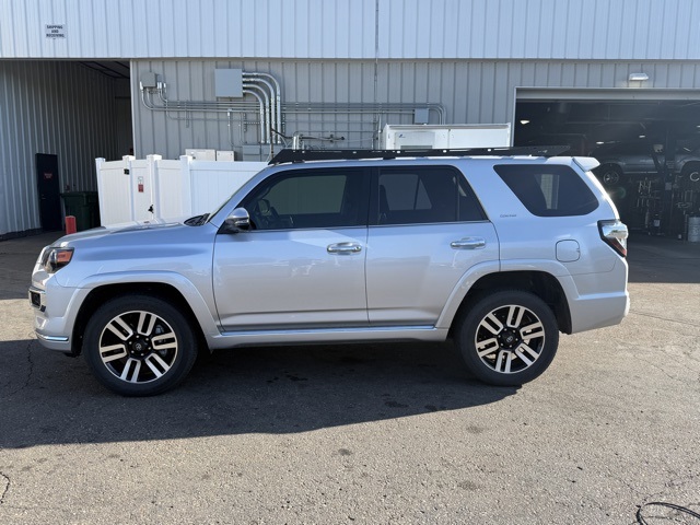 2023 Toyota 4Runner Limited photo 2