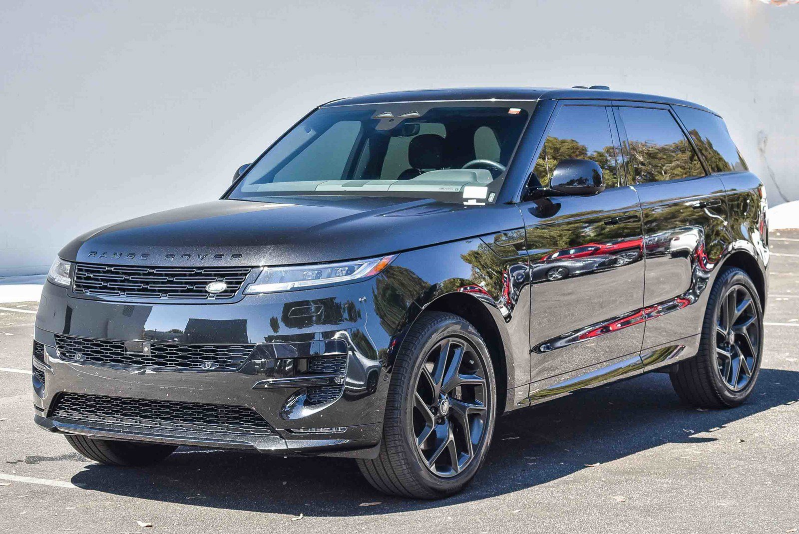 2024 Land Rover Range Rover Sport SE photo 2