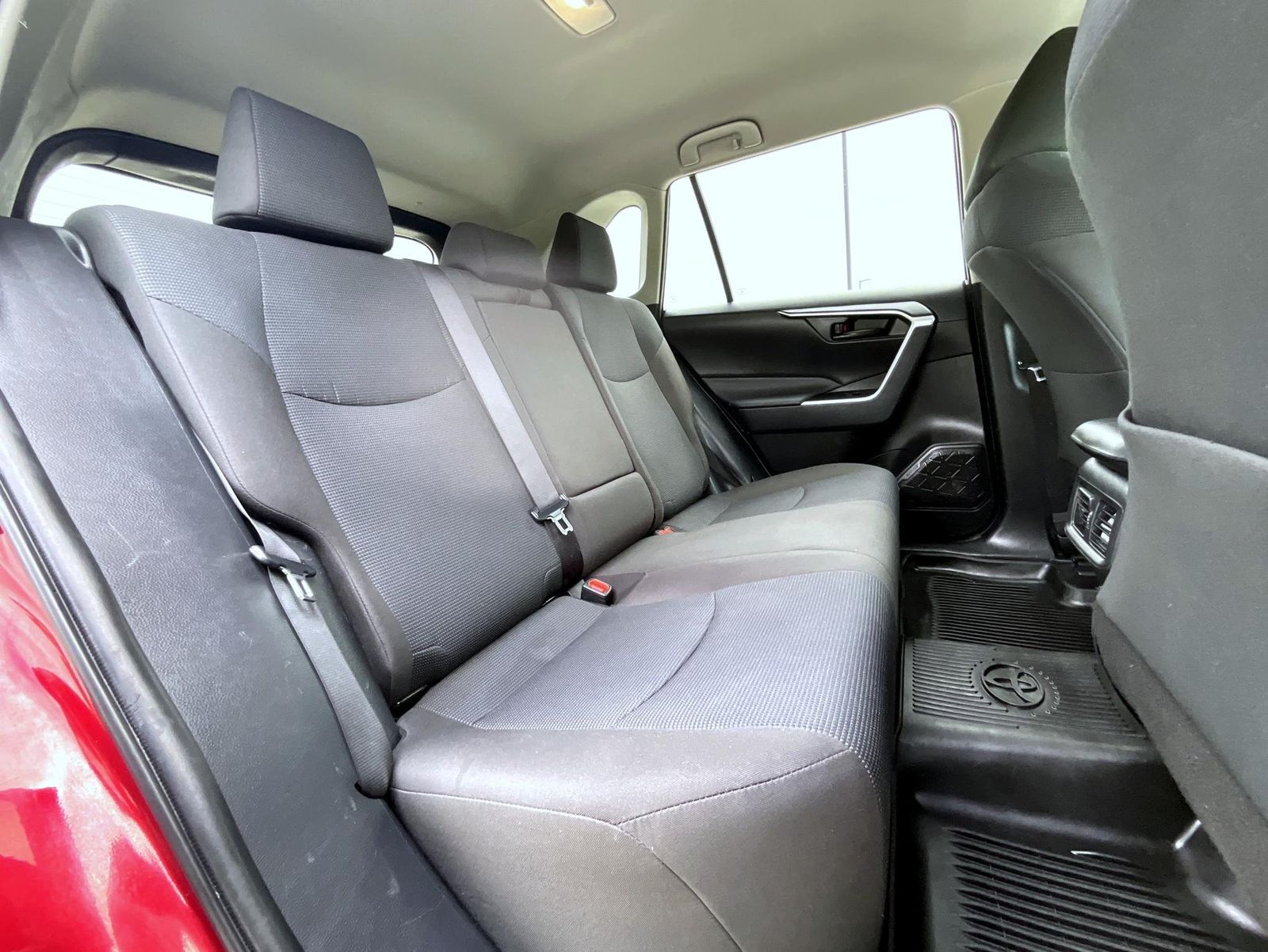 2022 Toyota RAV4 LE photo 20