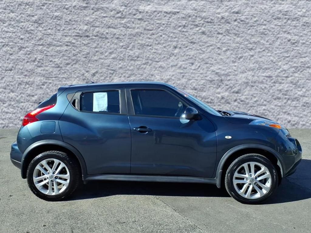 Used 2013 Nissan JUKE S with VIN JN8AF5MR4DT221358 for sale in Frankfort, IL