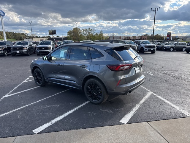 2026 Ford Escape ST-Line Elite photo 4