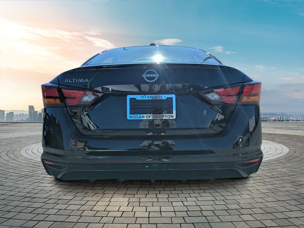 2025 Nissan Altima S photo 4