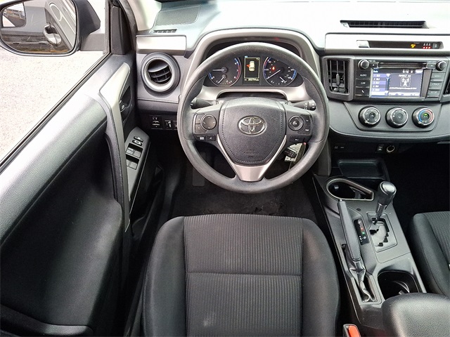 2017 Toyota RAV4 LE photo 18