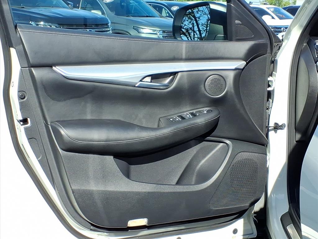 2021 Infiniti QX50 Luxe photo 4
