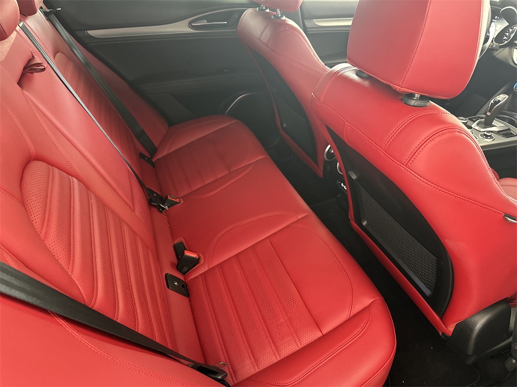2023 Alfa Romeo Stelvio Ti photo 32
