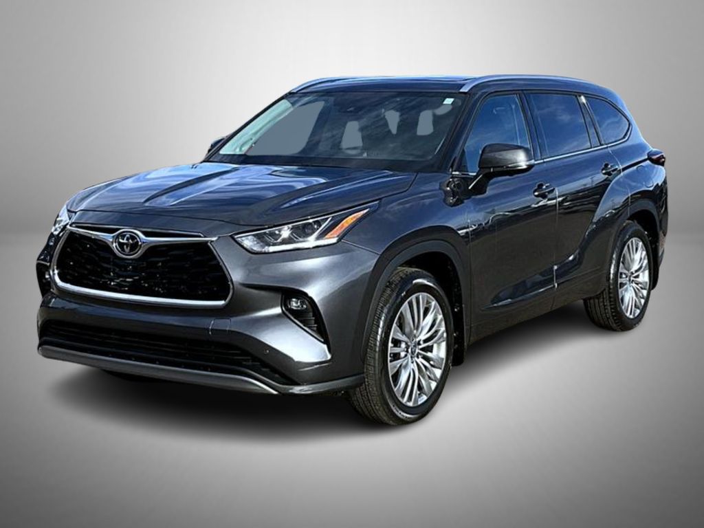 2025 Toyota Highlander Platinum's photo