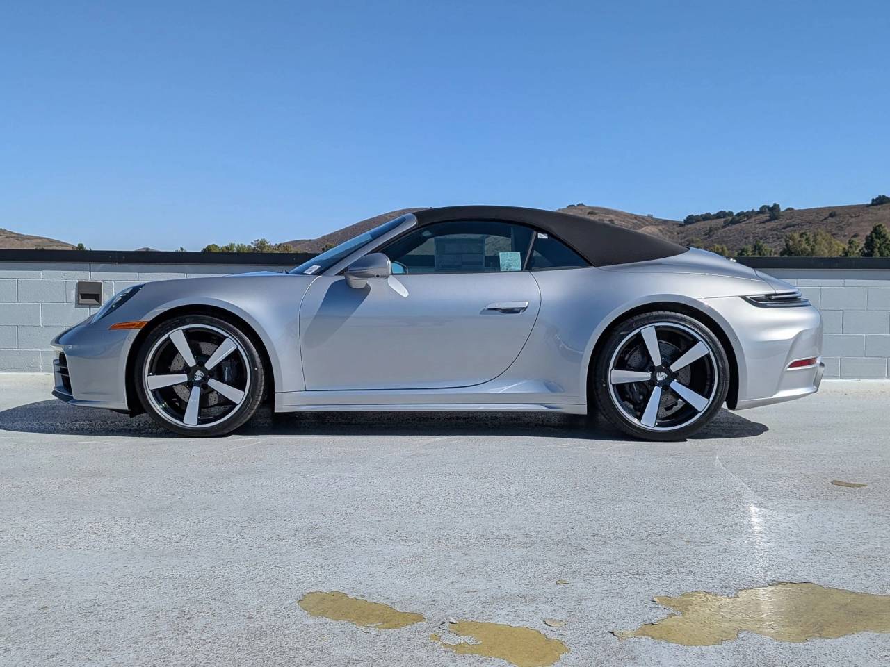 2026 Porsche 911 Cabriolet photo 2