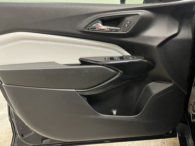 2025 Chevrolet Trax LT photo 24