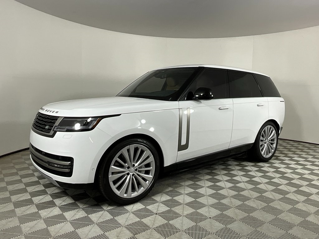 2025 Land Rover Range Rover SE's photo