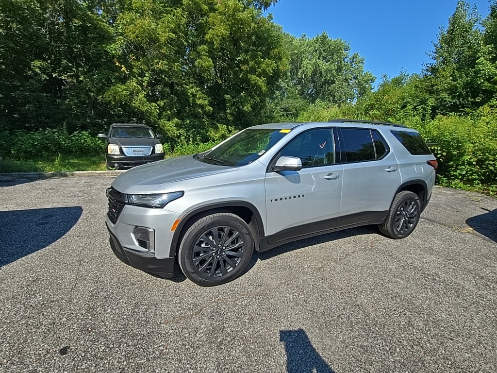 Used 2022 Chevrolet Traverse RS with VIN 1GNEVJKW5NJ103552 for sale in Kansas City