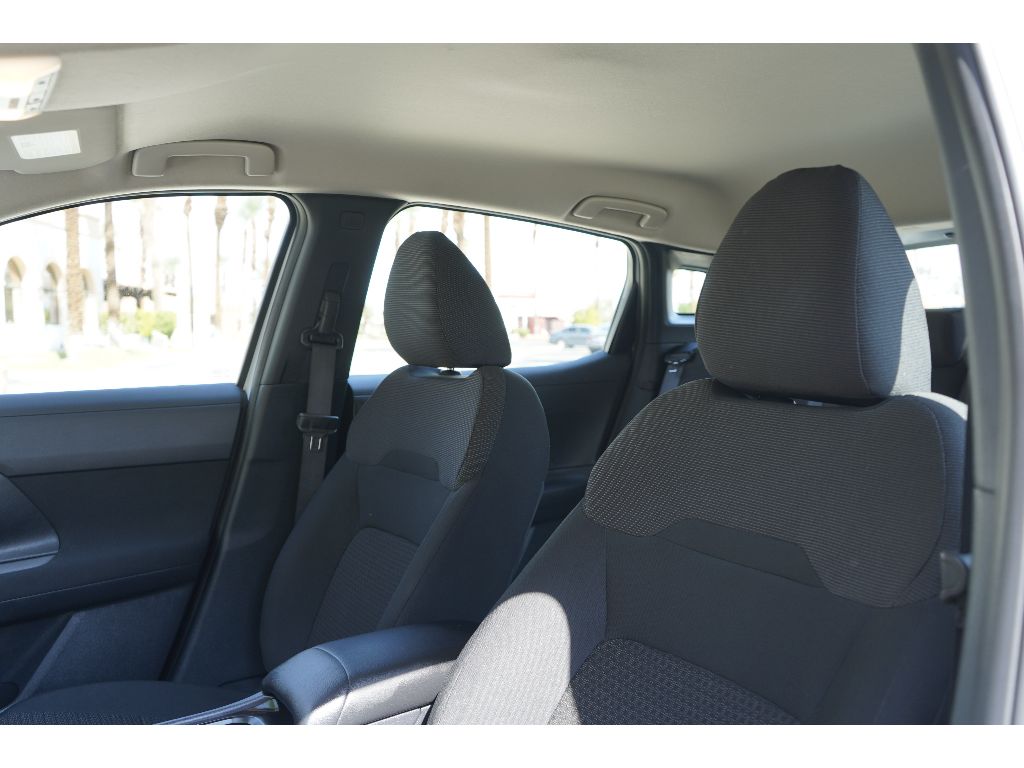 2025 Nissan Kicks S photo 14