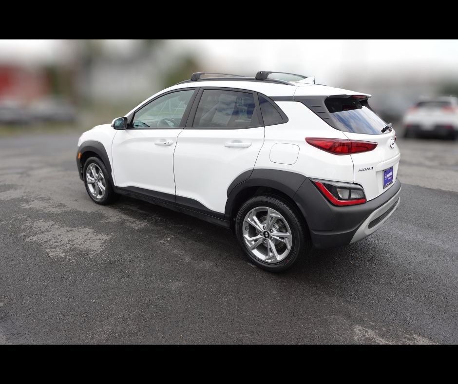 2023 Hyundai Kona SEL photo 3