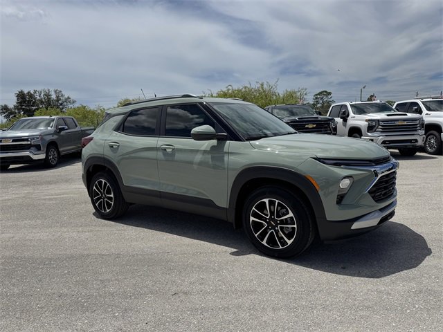 2026 Chevrolet Trailblazer LT photo 2