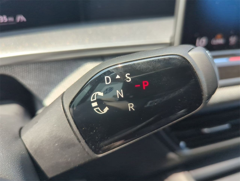 2025 Volkswagen Tiguan S photo 14