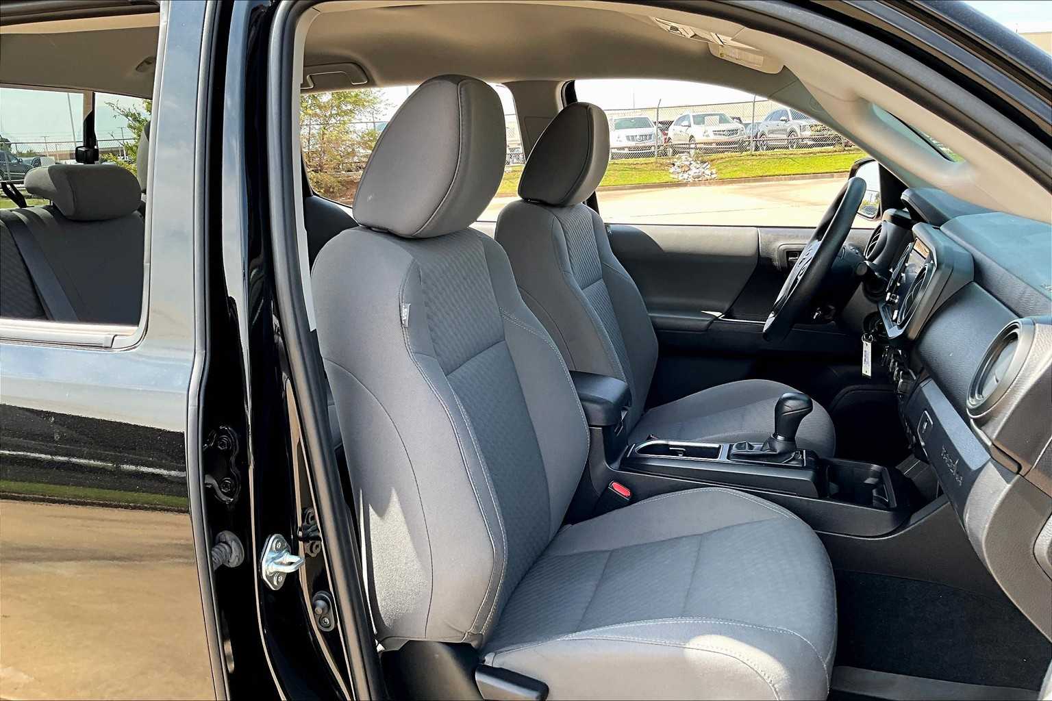 2023 Toyota Tacoma SR photo 8