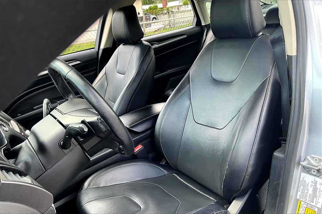2020 Ford Fusion Titanium photo 20