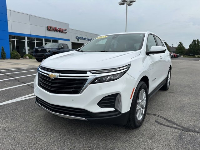 2022 Chevrolet Equinox LT photo 2